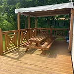 Mobil Homes 6 Et 8 Places - De Bairon 08 - Emplacement Exceptionnel Bord De Camping *