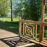 Camping Mobil Homes 6 Et 8 Places - De Bairon 08 - Emplacement Exceptionnel Bord De *