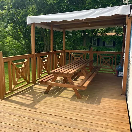 Mobil Homes 6 Et 8 Places - De Bairon 08 - Emplacement Exceptionnel Bord De Campsite *
