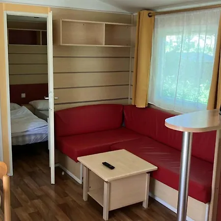 Mobil Homes 6 Et 8 Places - De Bairon 08 - Emplacement Exceptionnel Bord De Camping *
