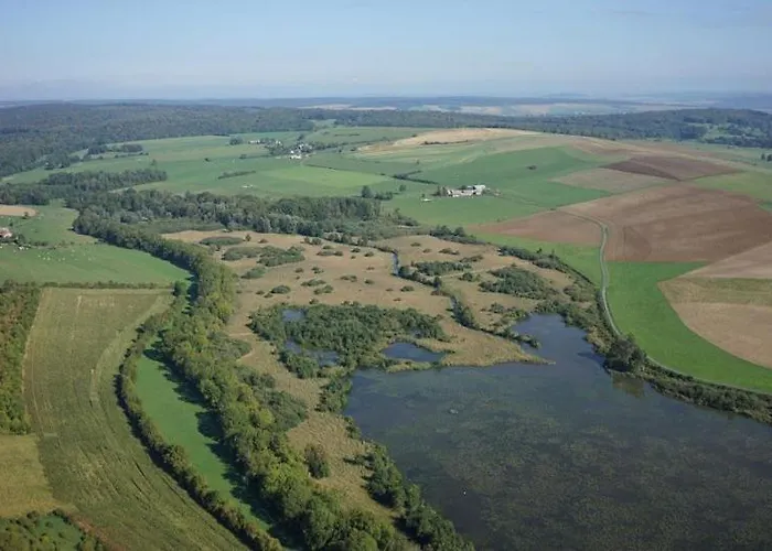Campsite Mobil-home - Bairon - Bord De Le Chesne (Ardennes)